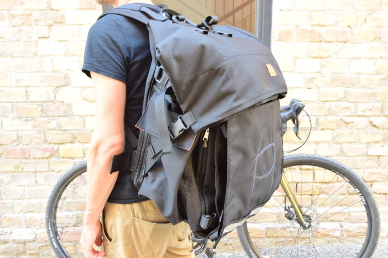 bagaboo ninja kerékpáros futár hátizsák oldalnézet