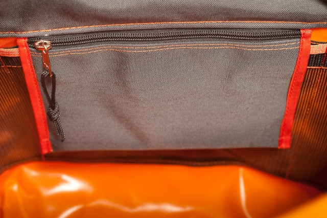 bagaboo messenger bag inner zipper pocket